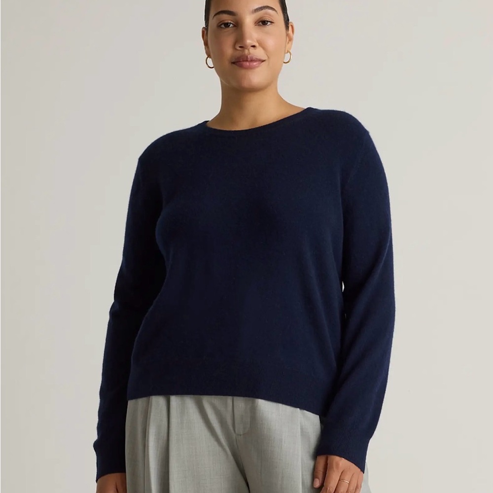 Quince NWOT 100% Mongolian Cadhmere Women's Crew Neck Sweater in Navy Medium 128